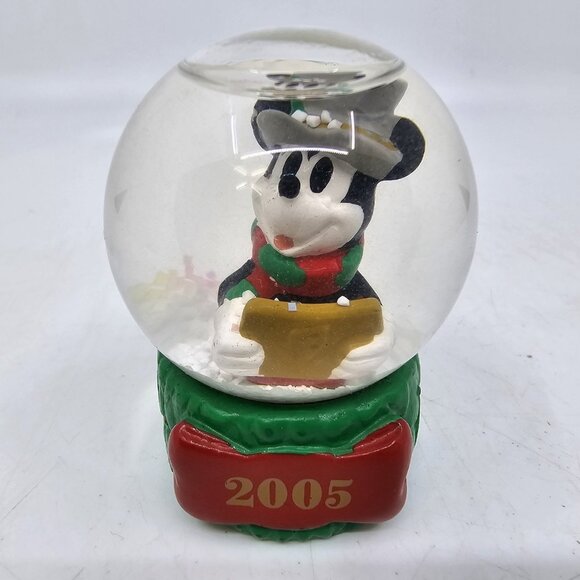 Disney Mickey Mouse Caroler Mini Snow Globe Glitter 2005 JCPenny Exclusive 2.5" - Picture 1 of 10